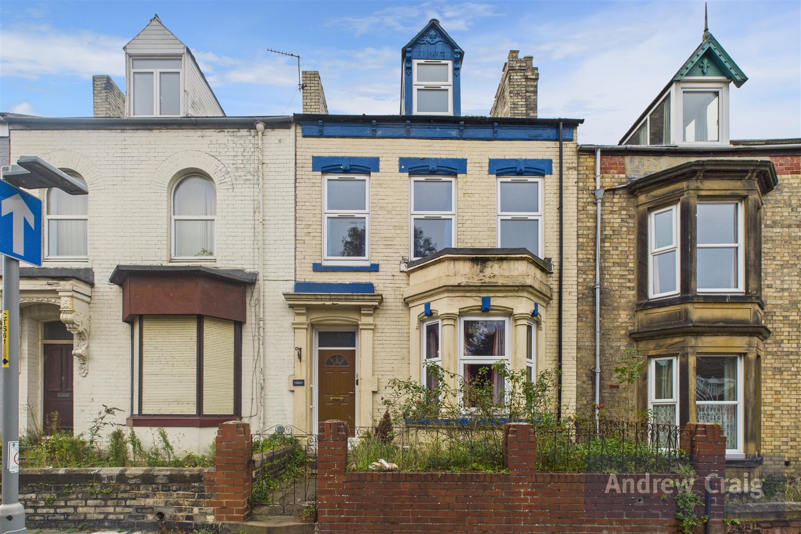 4 Bedroom House - Mid Terrace